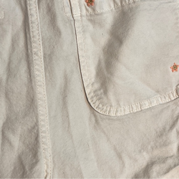 American‎ Eagle Khaki 3in Chino Shorts Floral Embroidered Women’s Size 10 Frayed - Picture 11 of 11